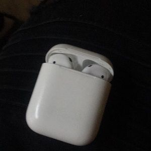 AirPods